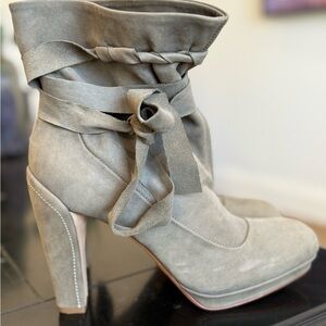 Hugo Boss Suede Gray Ankle Boots-size 8. Brand New!!